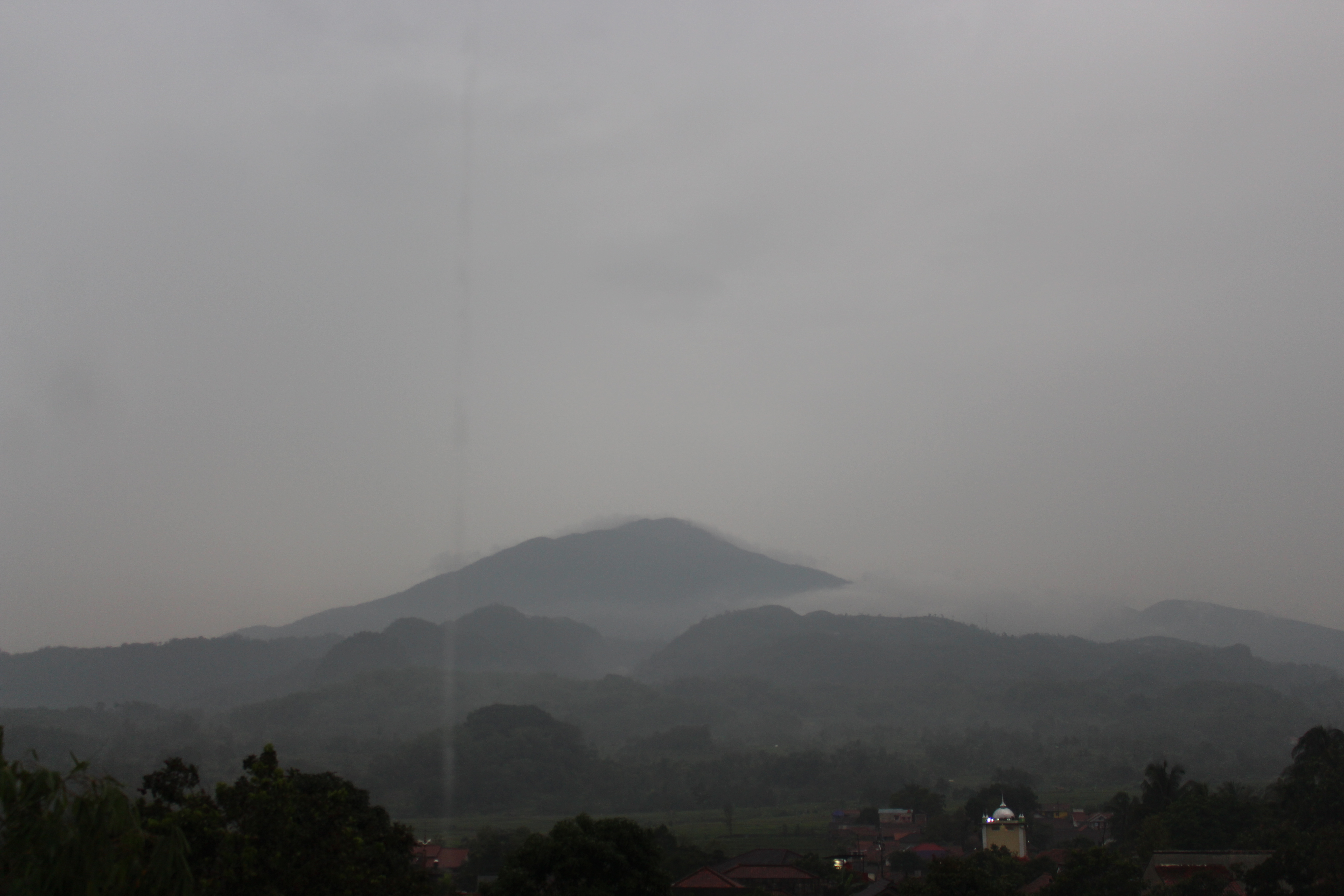 Gunung Ciremai di Musim Hujan