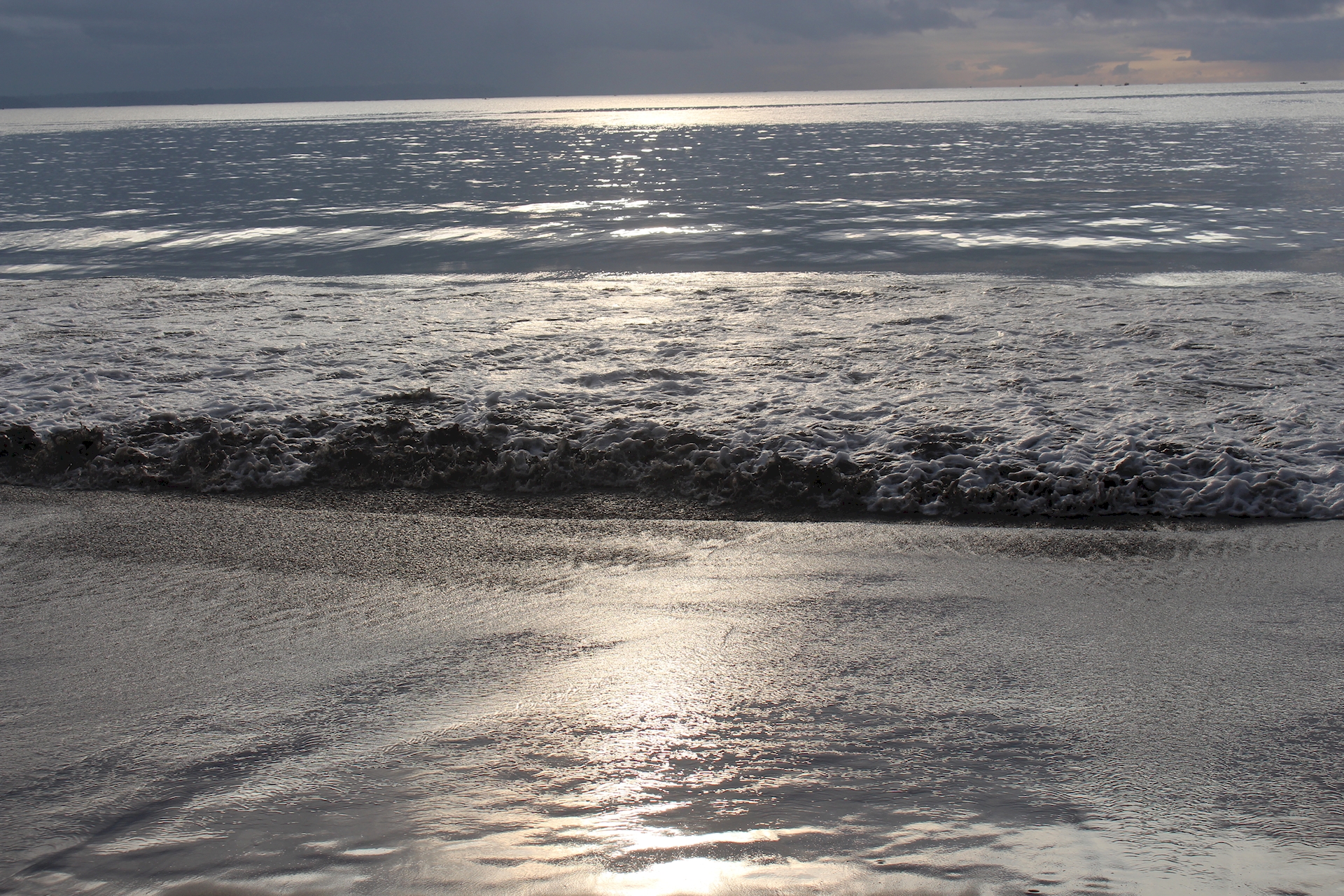 Pagi di Pantai Timur Pangandaran